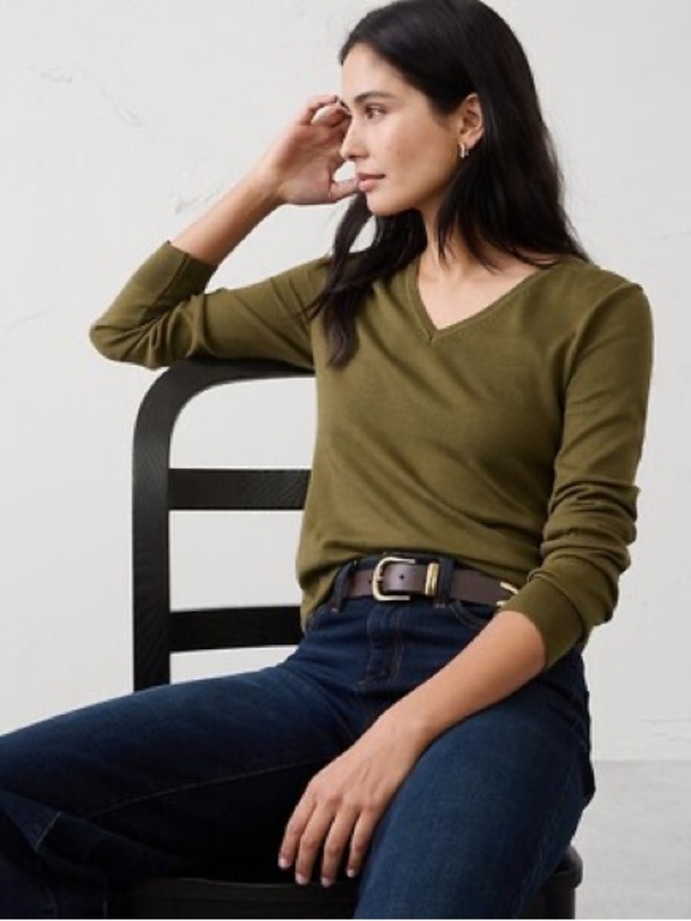 Banana Republic Women's V-Neck Forever Sweater in Olive Green